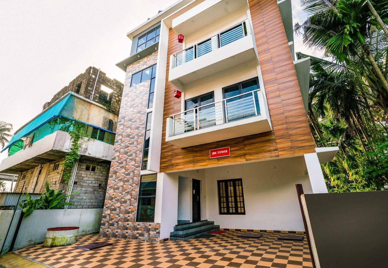 Hotel O Thykoodam Apartments Kochi المظهر الخارجي الصورة
